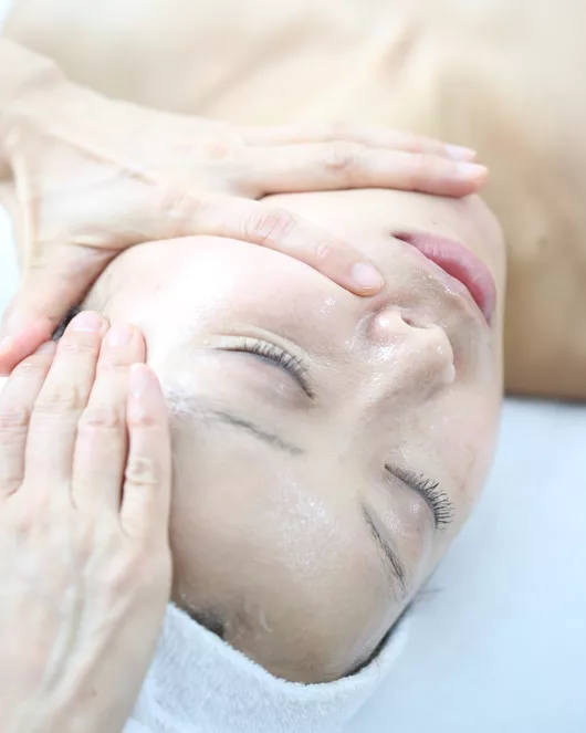 향기를 선택하는 아로마 바디 마사지 시술 시간 60분 소요 시간 120분 여성 한정
